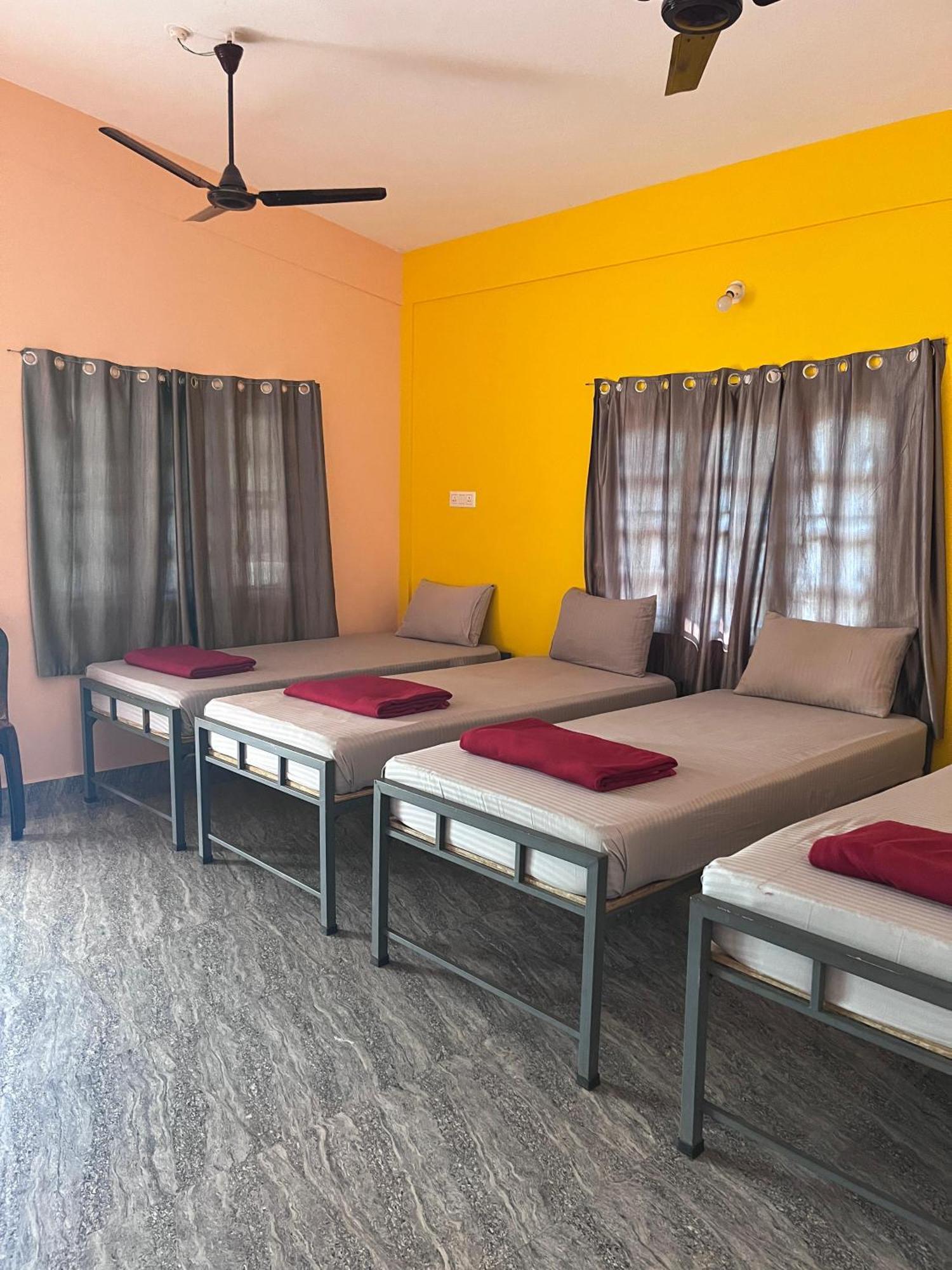 Hostelvk Gokarna Holiday home *